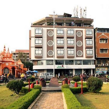 Hotel Satyaheera Mapusa Bagian luar foto