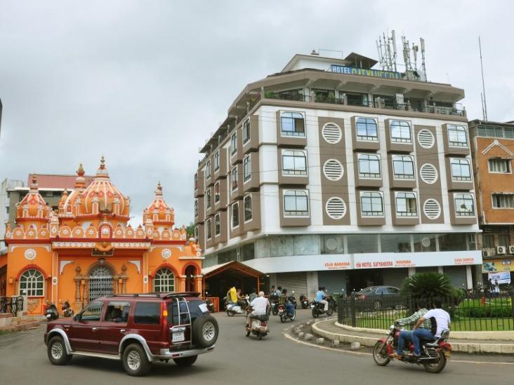 Hotel Satyaheera Mapusa Bagian luar foto